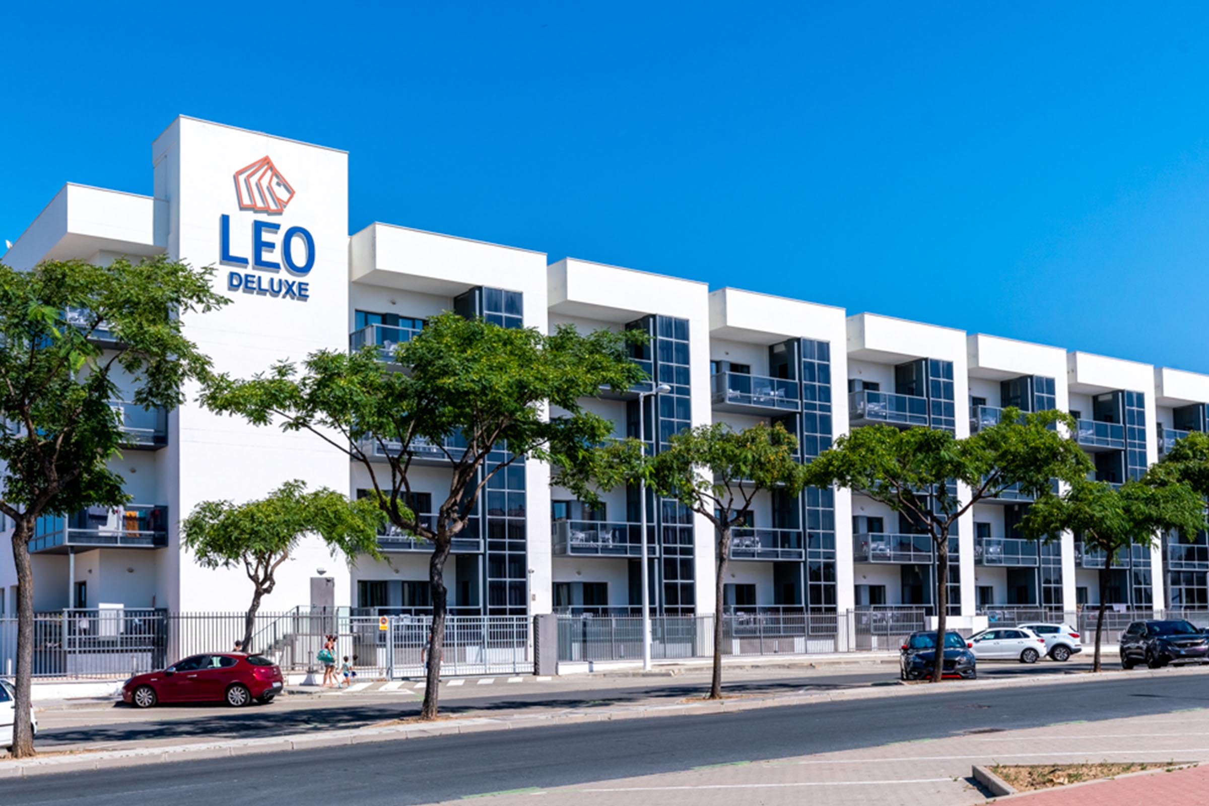 leo de luxe 8